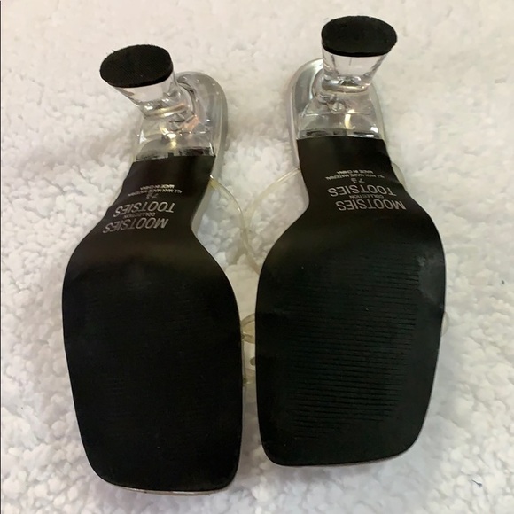 Heels - Picture 4 of 4